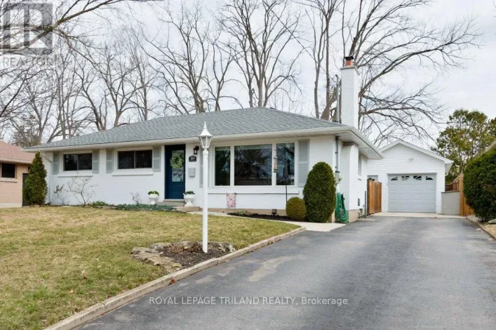 454 JELLICOE CRESCENT, London South