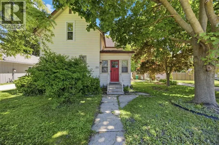 454 MAUDE STREET, Petrolia