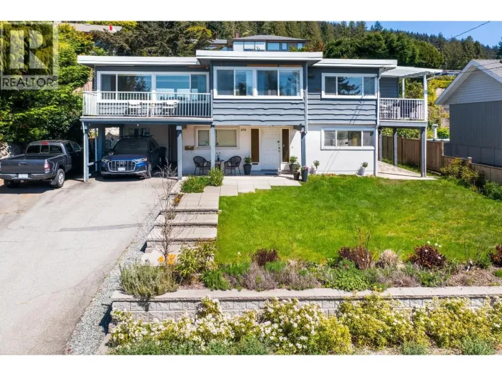 454 MONTERAY AVENUE, North Vancouver
