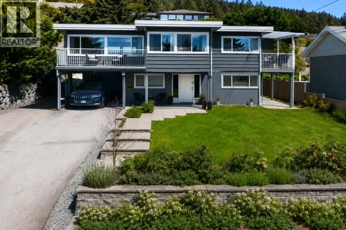454 MONTERAY AVENUE, North Vancouver