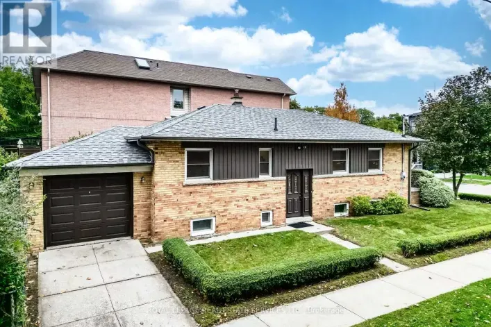 454 RIMILTON AVENUE, Toronto