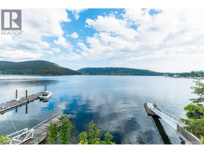 4541 STONEHAVEN AVENUE, North Vancouver
