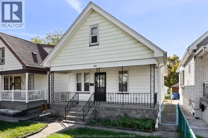 455 CURRY, Windsor