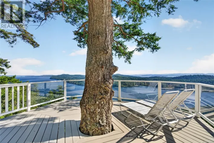 455 Heck Hill Rd, Mayne Island