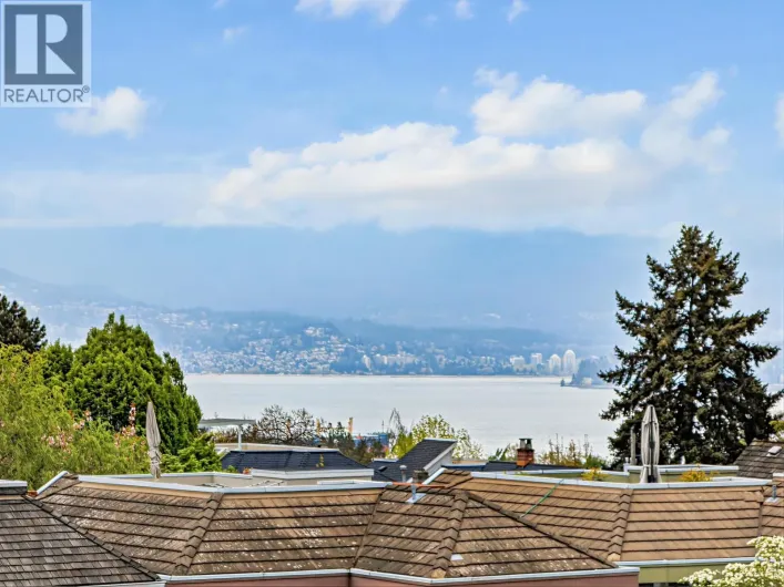 4555 W 9TH AVENUE, Vancouver