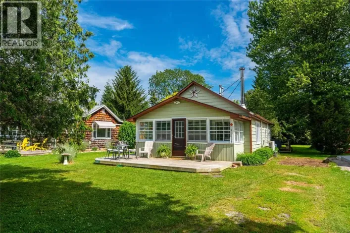 4557 WILLIAM STREET, Plympton-Wyoming