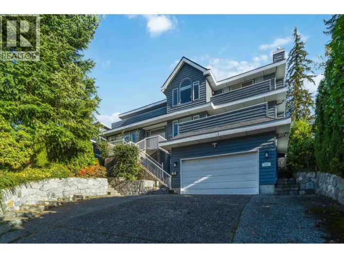 456 MONTROYAL BOULEVARD, North Vancouver
