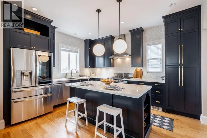 457 E 11TH STREET, North Vancouver