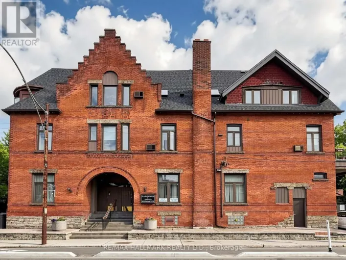 458 MARKHAM STREET, Toronto