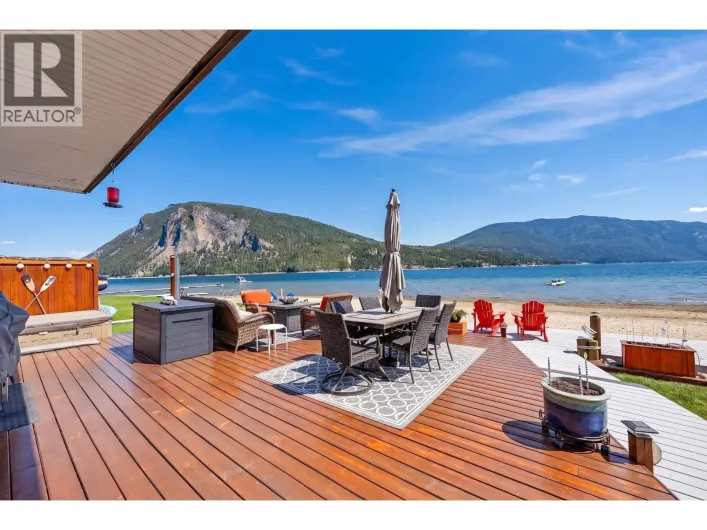 4581 75 Avenue NE, Salmon Arm