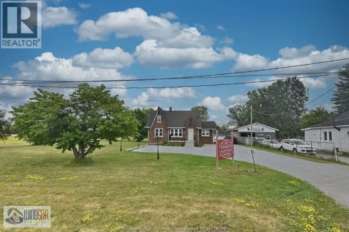 4590 WALKER, Windsor