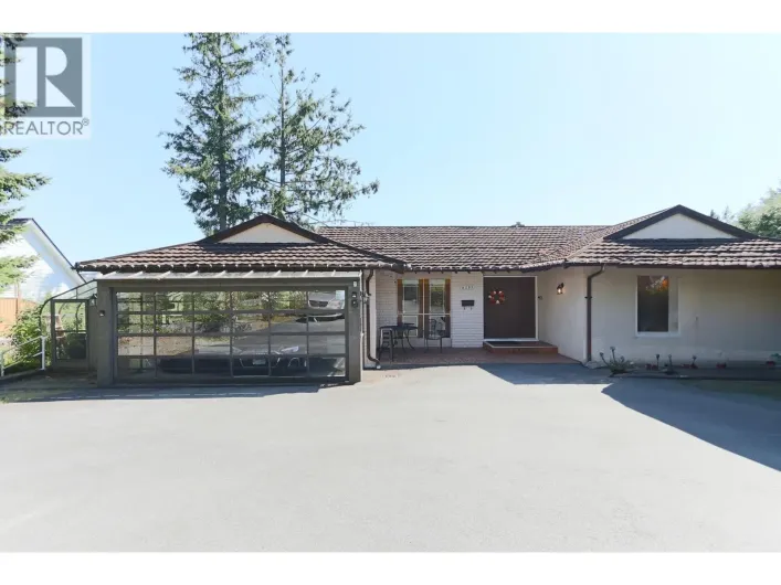 4591 WOODGREEN DRIVE, West Vancouver