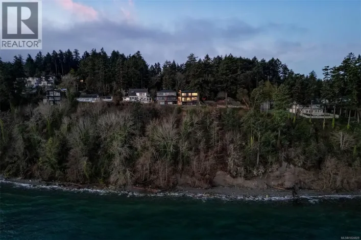 4599 Cordova Bay Rd, Saanich