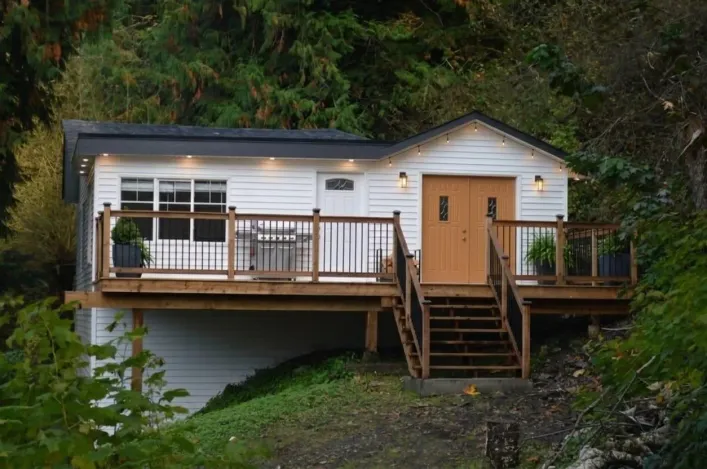 House for sale: 45992 GURNEY ROAD|Cultus Lake East, Cultus Lake