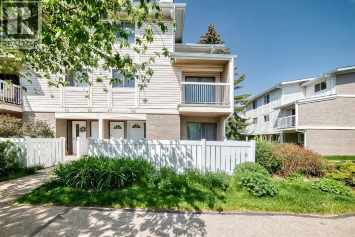 46, 3015 51 Street SW, Calgary