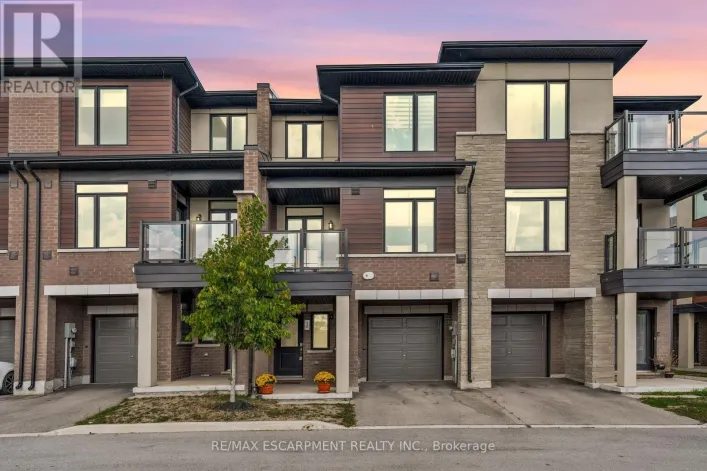 46 - 590 NORTH SERVICE ROAD, Hamilton