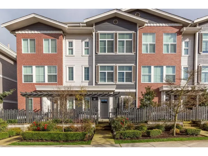 46 8371 202B STREET, Langley