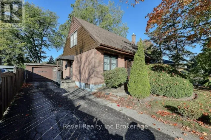 46 AILEEN DRIVE, Woodstock