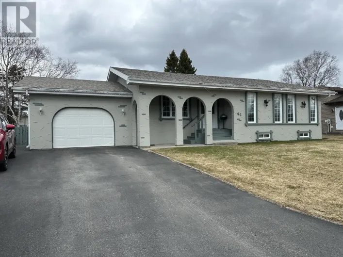 46 Bastedo CRES, Marathon