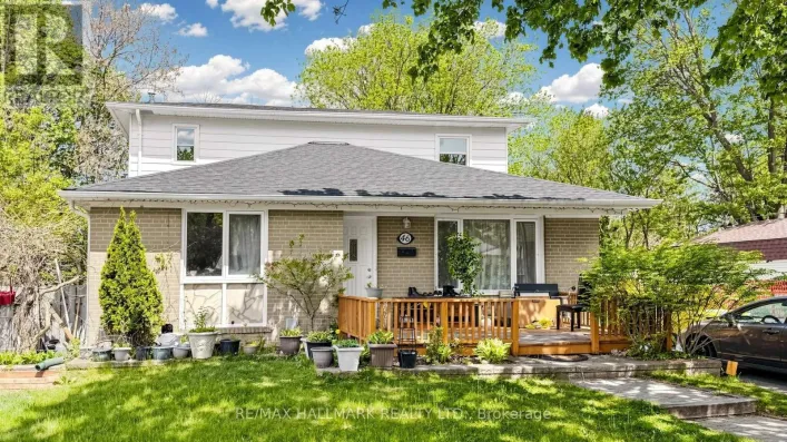 46 COLLINS CRESCENT, Aurora