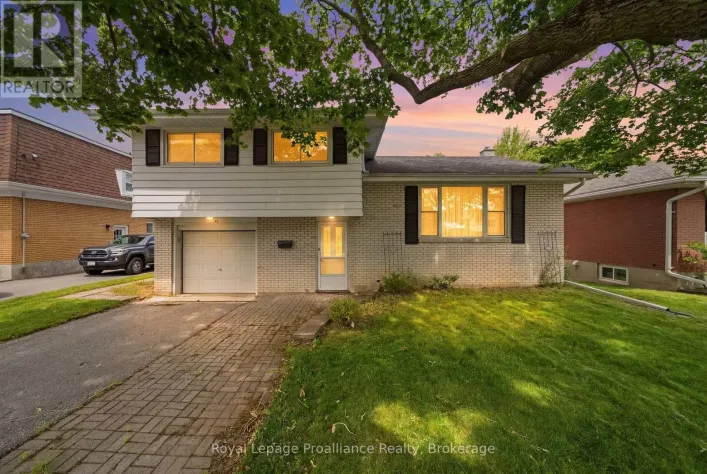 46 EDGEHILL ROAD, Belleville