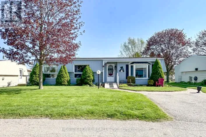House for sale: 46 FAIRWAY DRIVE, Clarington