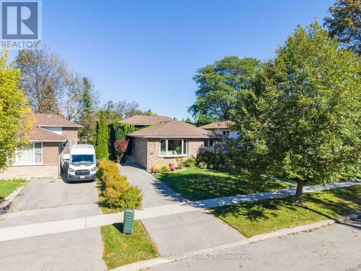 House for sale: 46 MANORGLEN CRESCENT, Toronto