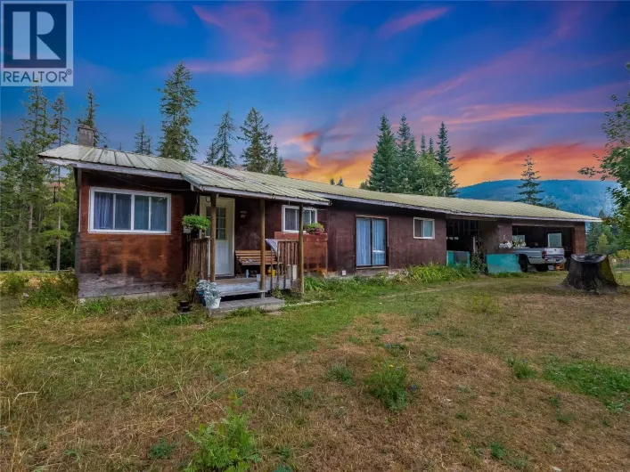 House for sale: 4604 Blewett Road, Nelson