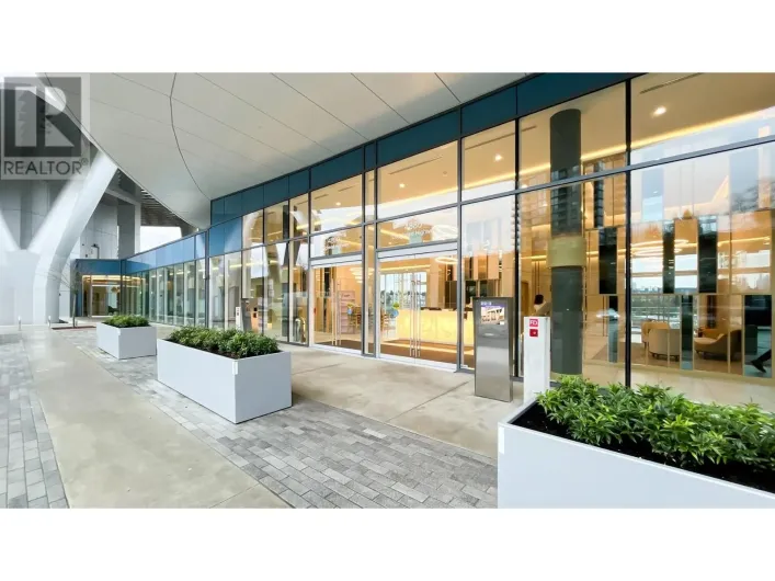 4605 4880 LOUGHEED HIGHWAY, Burnaby