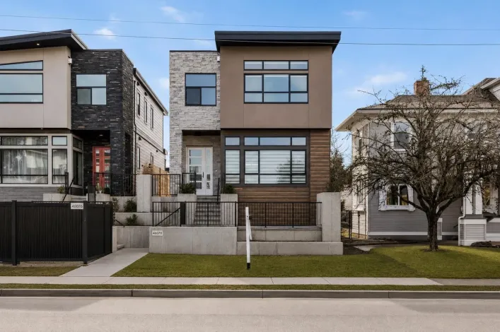 46070 FIRST AVENUE|Chilliwack Downtown, Chilliwack