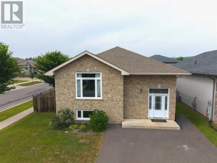461 LONGBOW STREET, Thunder Bay
