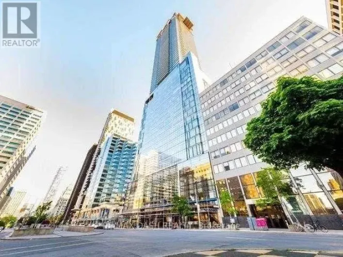 4616 - 488 UNIVERSITY AVENUE, Toronto