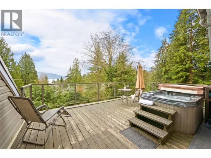 4622 COVE CLIFF ROAD, North Vancouver