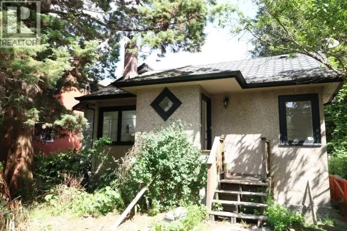 4631 W 14TH AVE, Vancouver
