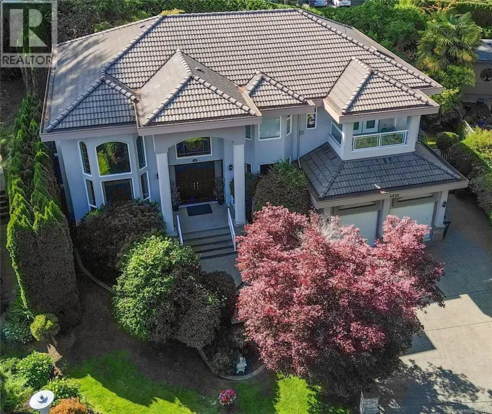 4638 Boulderwood Dr, Saanich