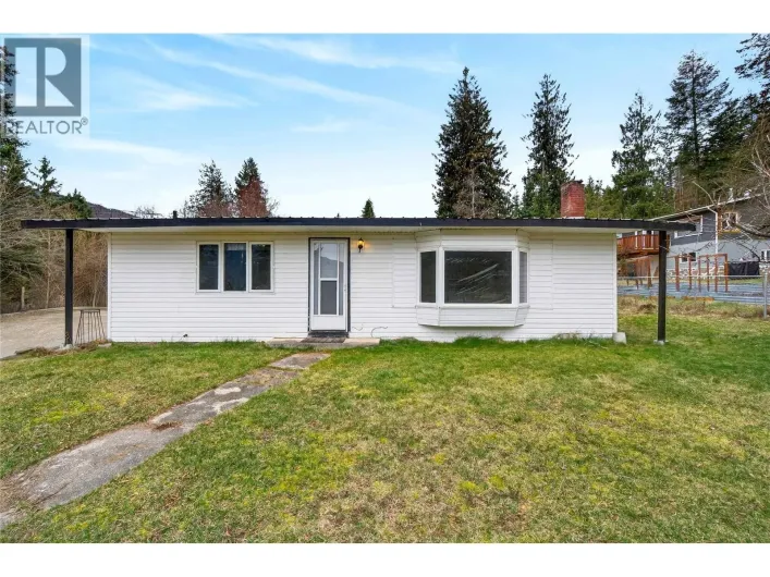 4640 70 Avenue NE, Salmon Arm