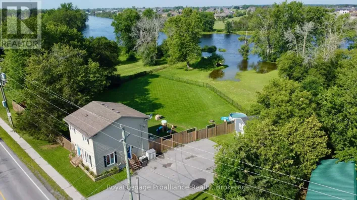 465 CANNIFTON ROAD, Belleville