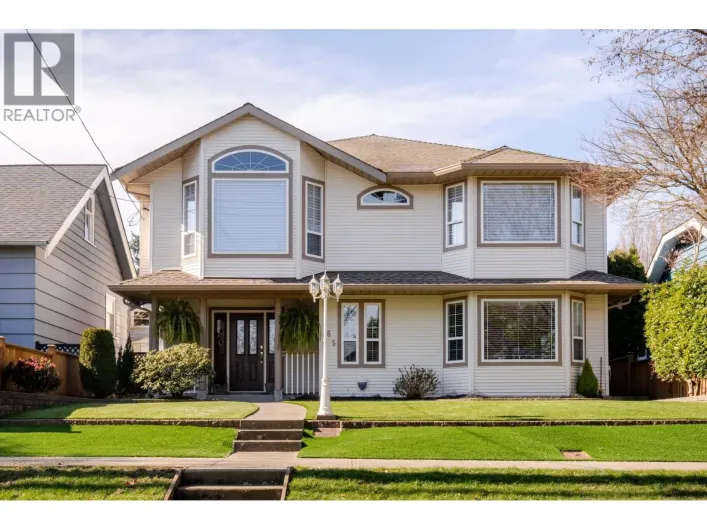 465 GARRETT STREET, New Westminster
