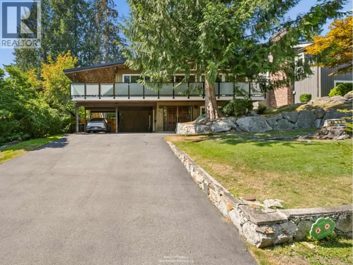 4651 HOSKINS ROAD, North Vancouver