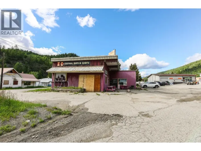 466 S Gold Avenue, Greenwood