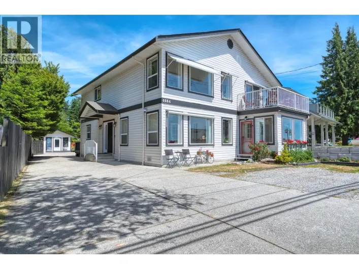 4664 SUNSHINE COAST HIGHWAY, Sechelt