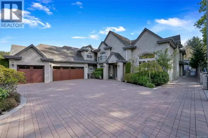 4668 Cordova Bay Rd, Saanich