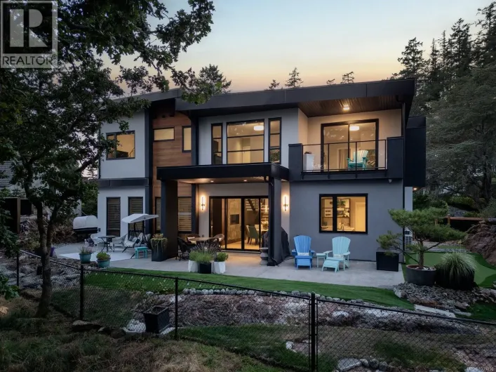 4673 Boulderwood Dr, Saanich