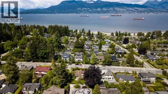 4674 W 4TH AVENUE, Vancouver
