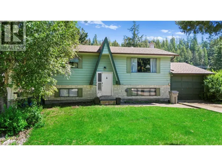 4686 SPRUCE Crescent, Barriere