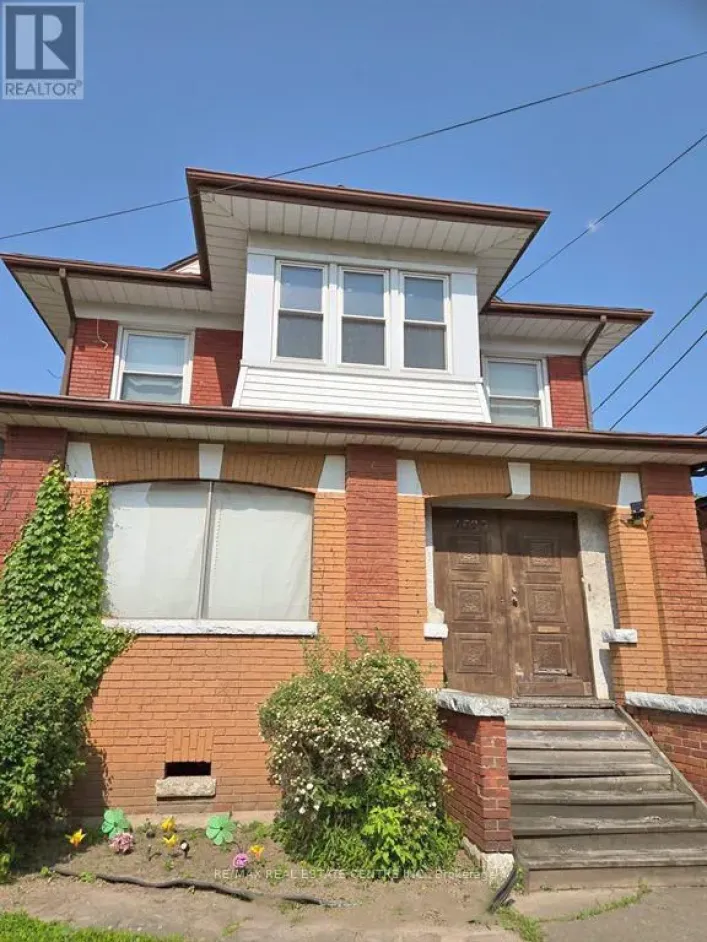 4689 CRYSLER AVENUE, Niagara Falls