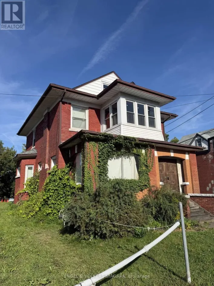 4689 CRYSLER AVENUE, Niagara Falls
