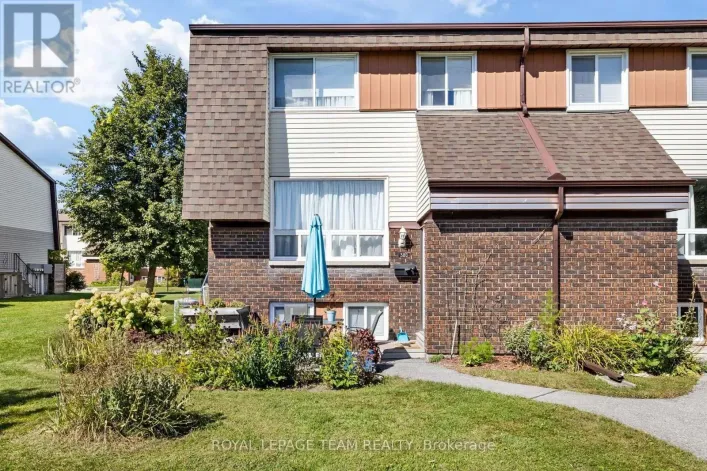 Row / Townhouse for sale: 47 - 38 WOODVALE, Ottawa