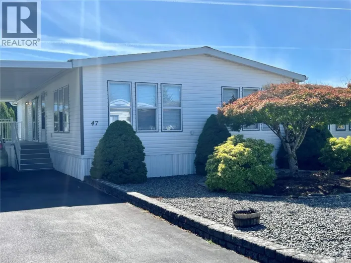 47 6325 Metral Dr, Nanaimo