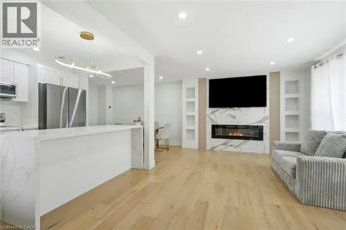 47 BARRINGTON Drive Unit# Upper, Welland